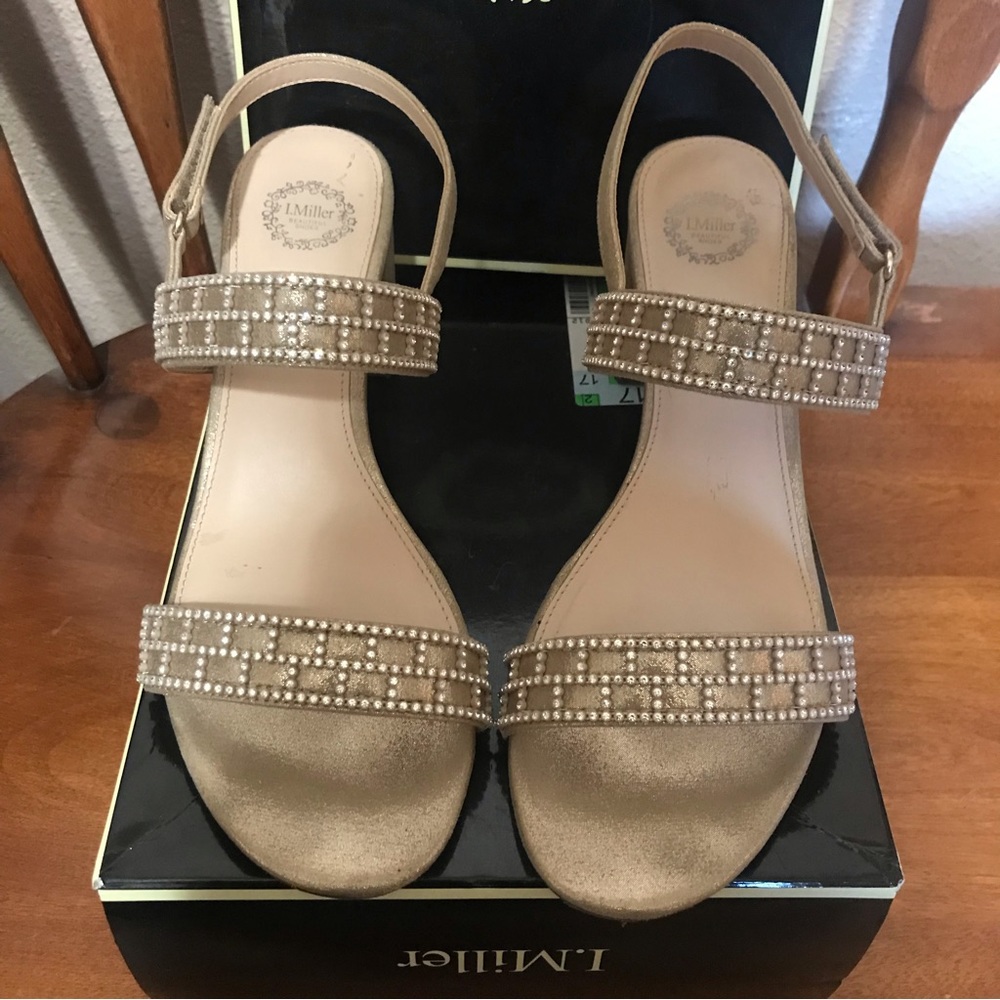 Dress shoes